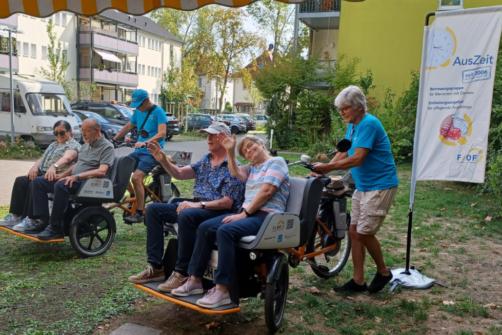 20 Jahre AusZeit-Projekt mit Rikscha-Fahrt
